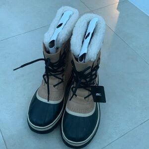 NWT Sorel Women’s Caribou Waterproof Winter Boot in the color Buff